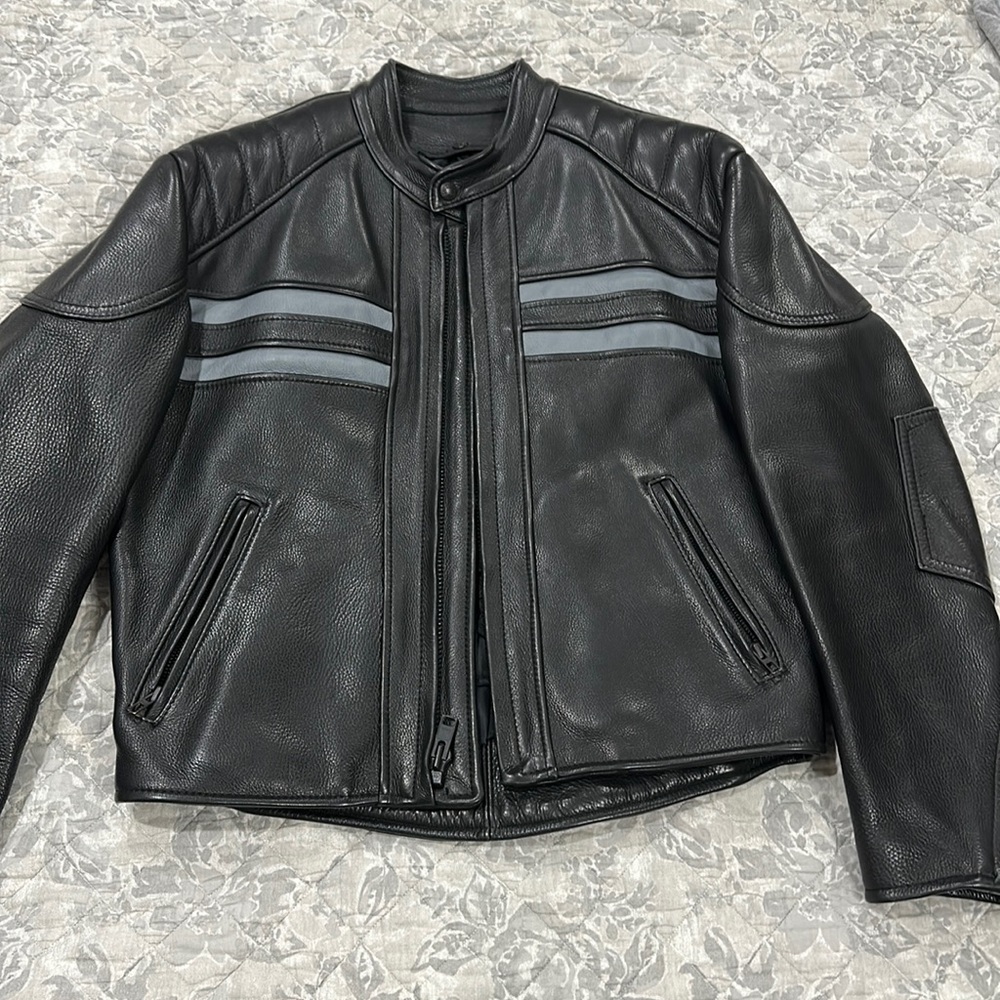 ECU Fox Creek Leather riding jacket size 40. Genuine leather with buckles.